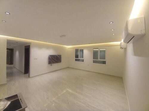 3غرف نصف مفروش المطار اول ساكن.