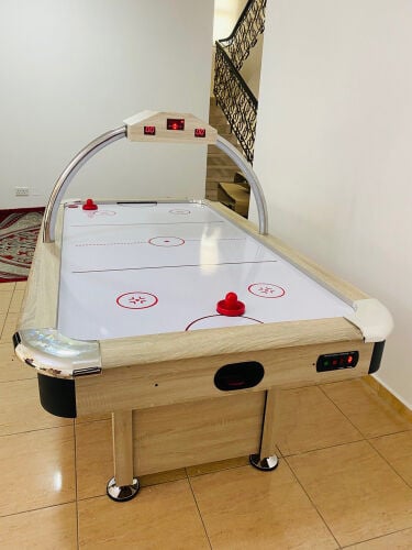 Air hockey table 
