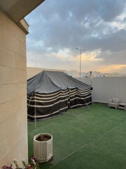 بيت شعر للبيع ويا اغراضها كلها