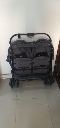 عربة اطفال مزدوجة لتؤام