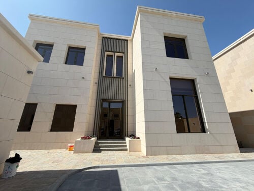 الوعب للبيع فيلا مودرن تشطيب راقي