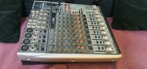 Behringer Xenyx X1622USB Mixer