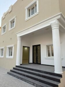 عين خالد للبيع فيلا اول ساكن 464م