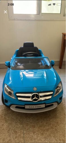 سيارة مرسيدس إلكترونية للأطفال