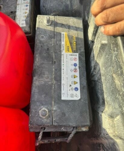 أشتري بطاريات السيارات المستعملة