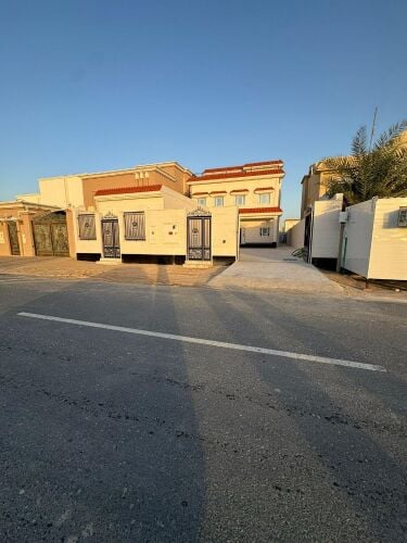 للبيع فيلا جديده في الصخامه