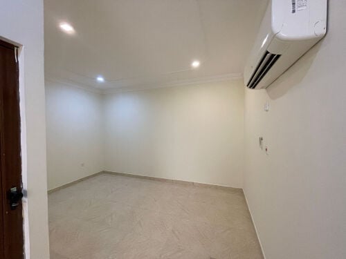 STUDIO NEA B SQUARE MALL F RING R