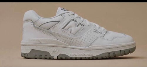 حذاء رياضي للبيع جديد