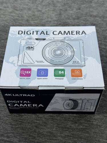 DIGITAL CAMERA