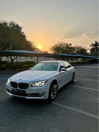 BMW 730 Li with back screens