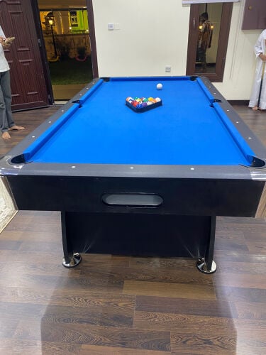 طاولة بلياردو بطول 8 أقدام
