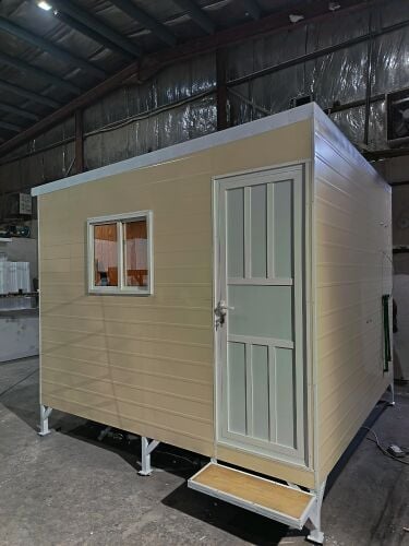 Cabin 3/3 room with toilet