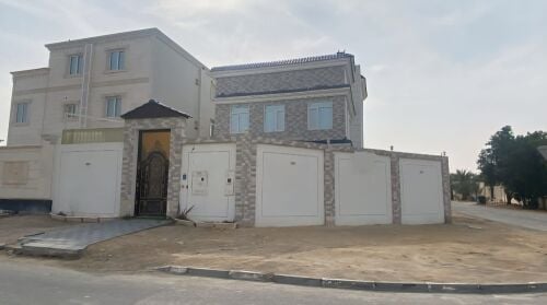 للبيع فيلا تشطيب راقي ام عبيرية