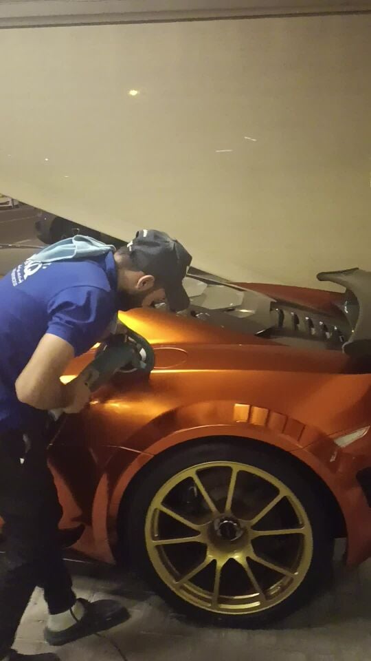 Exterior polishing (Sport car)