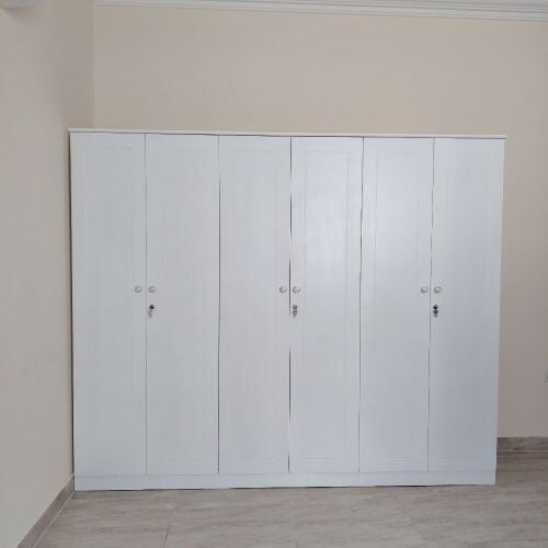 خزانة بستة أبواب متاحة للبيع