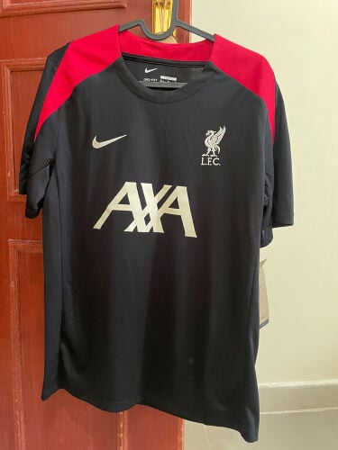 NIKE Liverpool FC T—Shirt