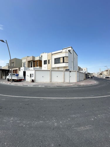 للبيع فيلًا بالثمامة راقية 