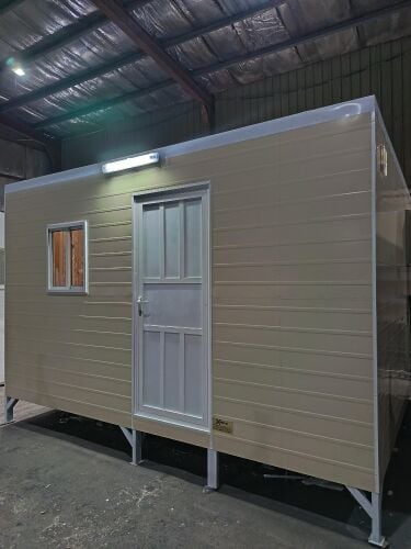 Cabin 3/4 room with toilet