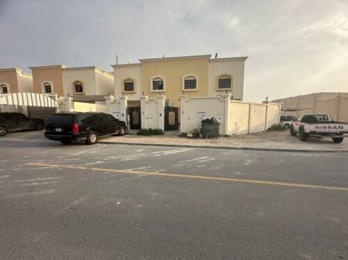 غرفة و مطبخ و حمام الصخامة