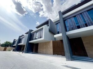 فيلا فاخرة 5 غرف نوم للبيع|الخيسة