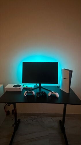 gaming monitor and table for sale