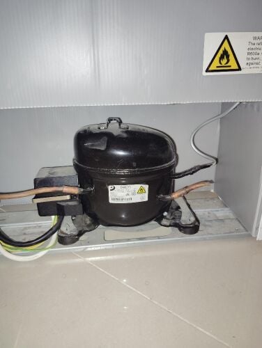 Small size refrigerator
