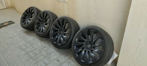 Tyres and Rims 21 inch performanc