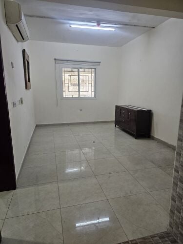 بن عمران غرفة وصالة بجوار الميرا