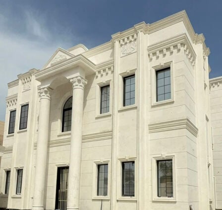 للبيع فيلا بالدفنه جديده 