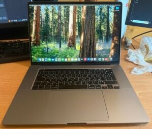 Apple MacBook Pro 16 Unused