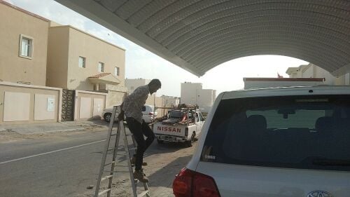 أعمال الحديد والأسوار إلخ.
