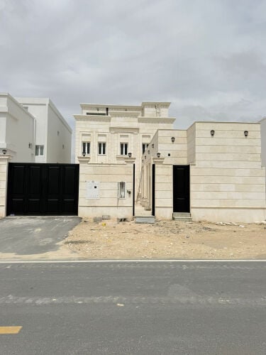 للبيع فيلًا بام قرن 500