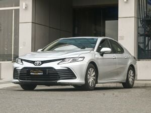 Toyota Camry LE Hybrid 2022