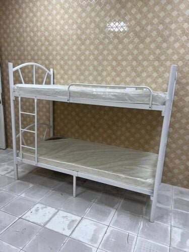 سرير مع فرش