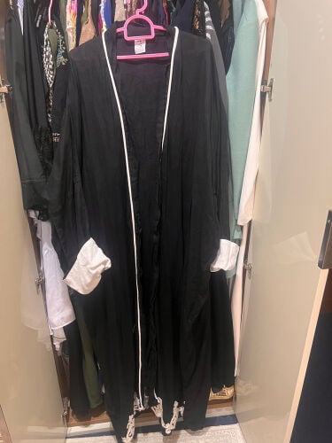 عبايات وبالطو 