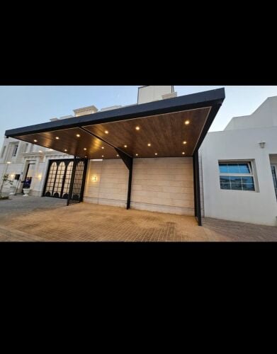 مصنع الصلب والأقمشة.