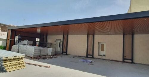 مصنع الصلب والأقمشة.