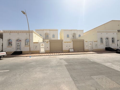 للبيع فلتين بمعيذر الجنوبي 