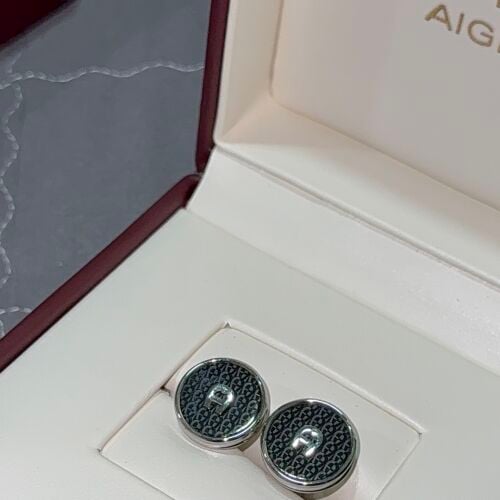 Aigner cuffs