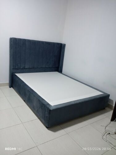 سرير مع مرتبه