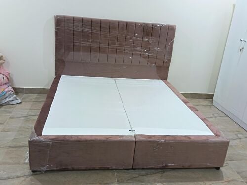 سرير مزدوج مع مرتبة للبيع