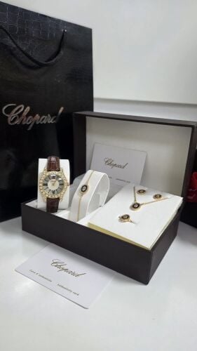 طقم نسائي مميز