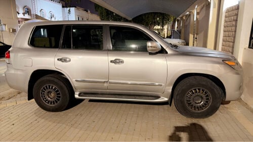 Lexus 570