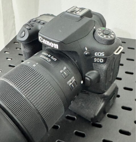 Canon EOS 90D