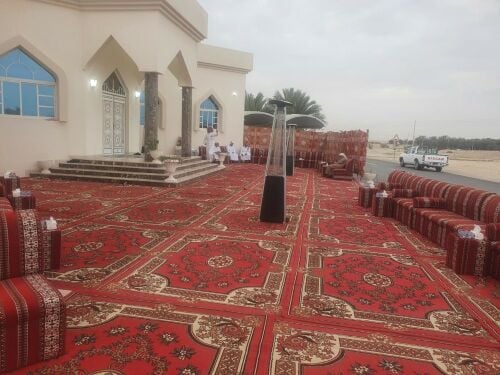لدينا كل مايلزم الافراح