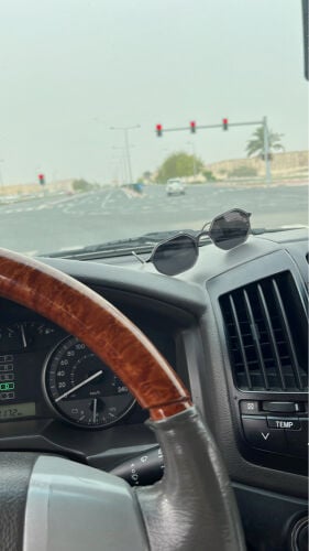 البدع للبدل اسود شفاف 