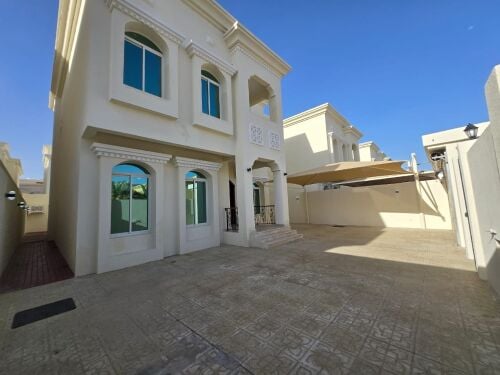 للإيجار فيلا مستقلة 5 غرف