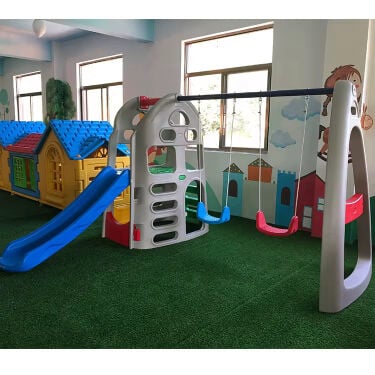 ألعاب أطفال مرجيحة مع زحليقة