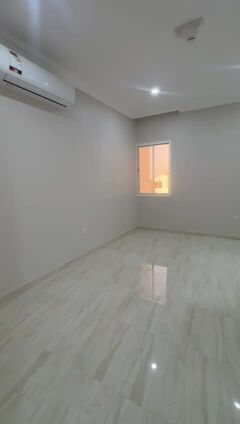 للإيجار شقة في ام قرن