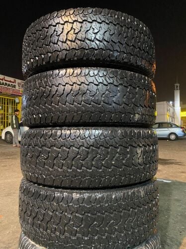 285/70/17" Kumho brand
